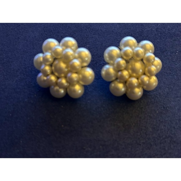 Jewelry - Vintage Clip-on Faux Pearl Cluster Earrings